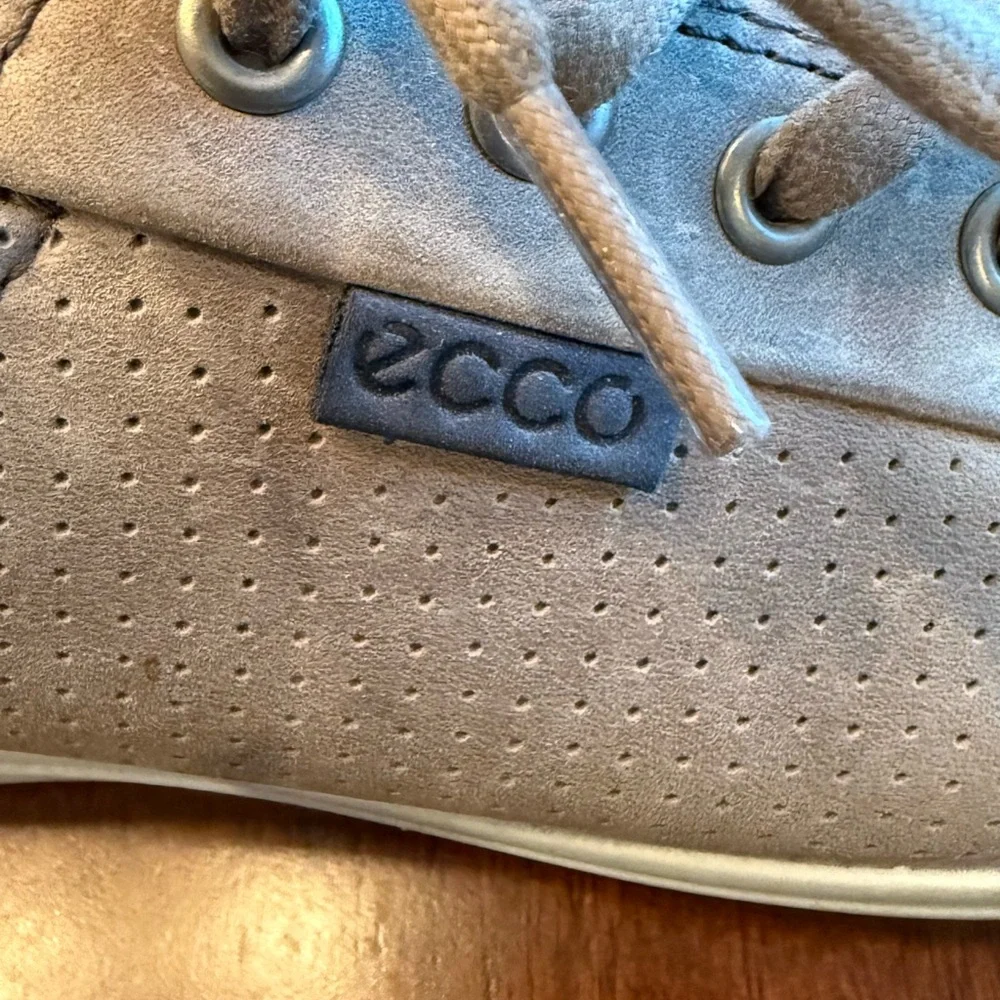 Ecco Greyish/Taupe Color Lace-Up Sneakers - Picture 8 of 9